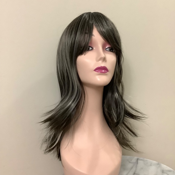 NEW Dark grey wig w Highlights - Picture 7 of 11